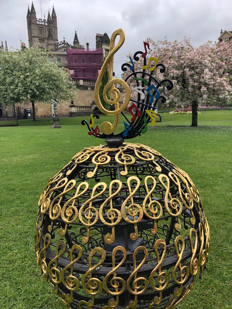 The golden jewel in the crown. Made by Bath schoolchildren for bandstand in Parade Gardens. 👏👏👏 craftspeople of ⁦@Ironart_of_Bath⁩ - look out for ⁦@bathironfest⁩ in May ⁦@TheBathFestival⁩