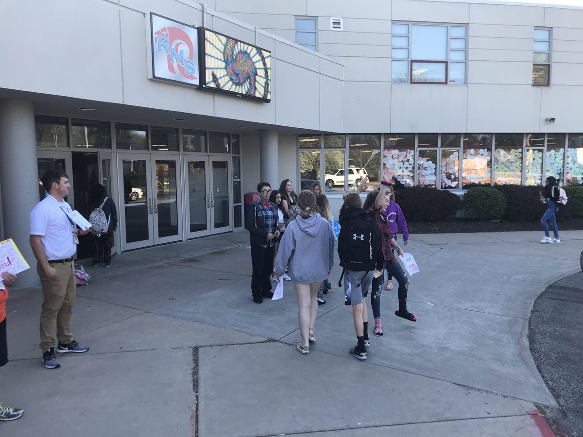 RalstonSchools's tweet photo. We love this #BeKind way to start the day at @RalstonMS! It's Hope Week, so Hope Squad members are welcoming classmates with high fives, hugs, fist bumps, and smiles. Keep up the important, community-building work! https://t.co/NcbAUUNmx2