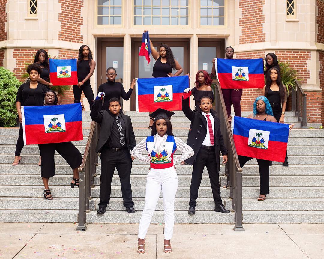 WantaFania's tweet photo. I AM HAITI 🇭🇹 #graduation #GradSzn #haitiansgraduate #ClassOf2019 https://t.co/cqoQBMEgB8