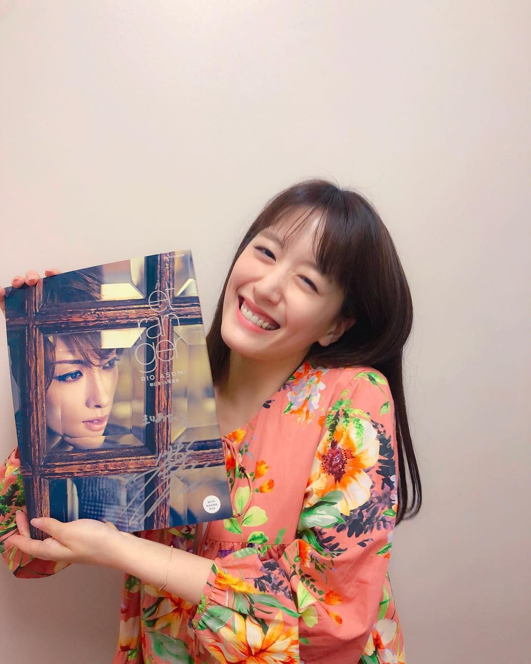 明日海りお 花乃まりあ サイン入り写真 | www.viafeira.com.br