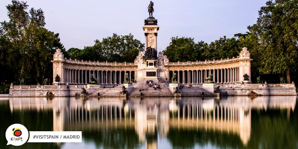 Soms is twee beter dan één ... en dit is er een van. 
Het Retiro park heeft ons hart gestolen! 
#Spanje 😍 #VisitSpain #Madrid #SpainUrban <a href="/Visita_Madrid/">Visita Madrid</a> <a href="/TurismoMadrid/">Turismo Por Madrid</a> <a href="/_ElRetiro/">El Parque del Retiro</a>