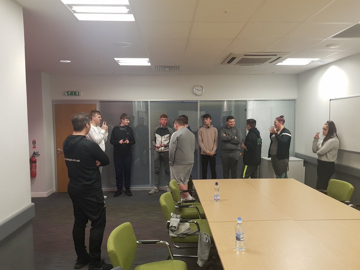 SL_EastWestDun's tweet photo. Great morning in Kirkintilloch with a Teamwork/Communication workshop for our @skillsdevscot Academy! Followed by a really competitive game of 5s ⚽️👍 @ScottMac_SL #meetingnewpeople #TeamworkTuesday https://t.co/3Qk4PeLfuJ