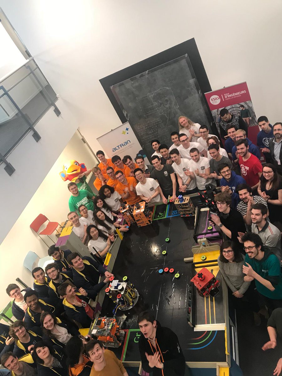 CapgeminiEngFR's tweet photo. 🤖 Rencontre amicale pour préparer la Coupe de la #Robotique la semaine dernière organisée par @DaVinciBotEsilv de @ESILVparis avec 6 équipes motivées ! #CDR2019 https://t.co/1OkogdkFww