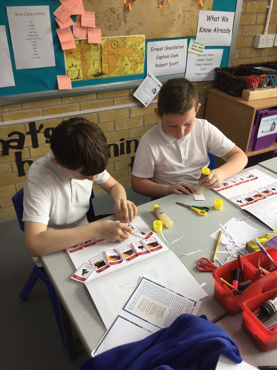 st_michaels_ham's tweet image. Brilliant afternoon in 4X having a go at a carousel of Roman activities. From food tasting to laurel wreath making to time-lining key events #primaryfun #handsonhistory #topichook