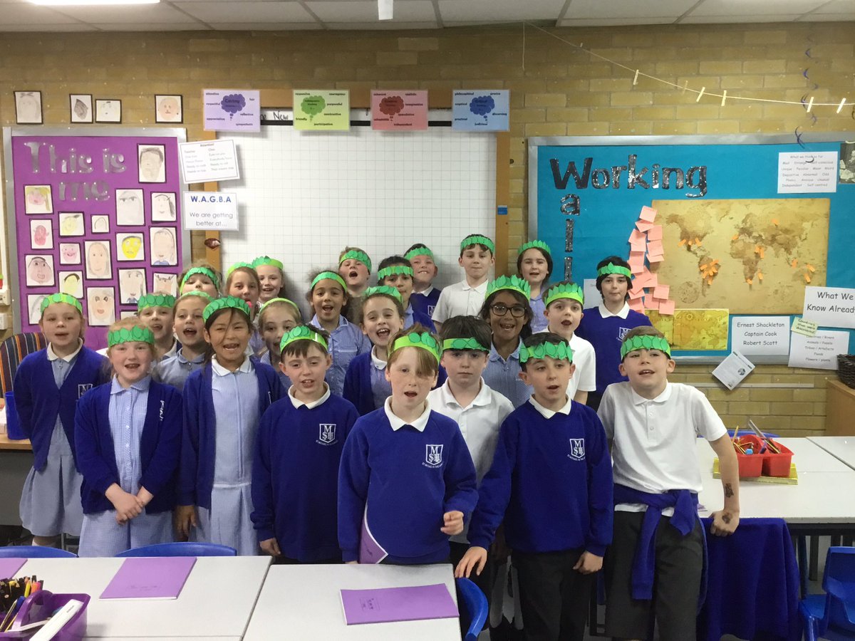 st_michaels_ham's tweet image. Brilliant afternoon in 4X having a go at a carousel of Roman activities. From food tasting to laurel wreath making to time-lining key events #primaryfun #handsonhistory #topichook