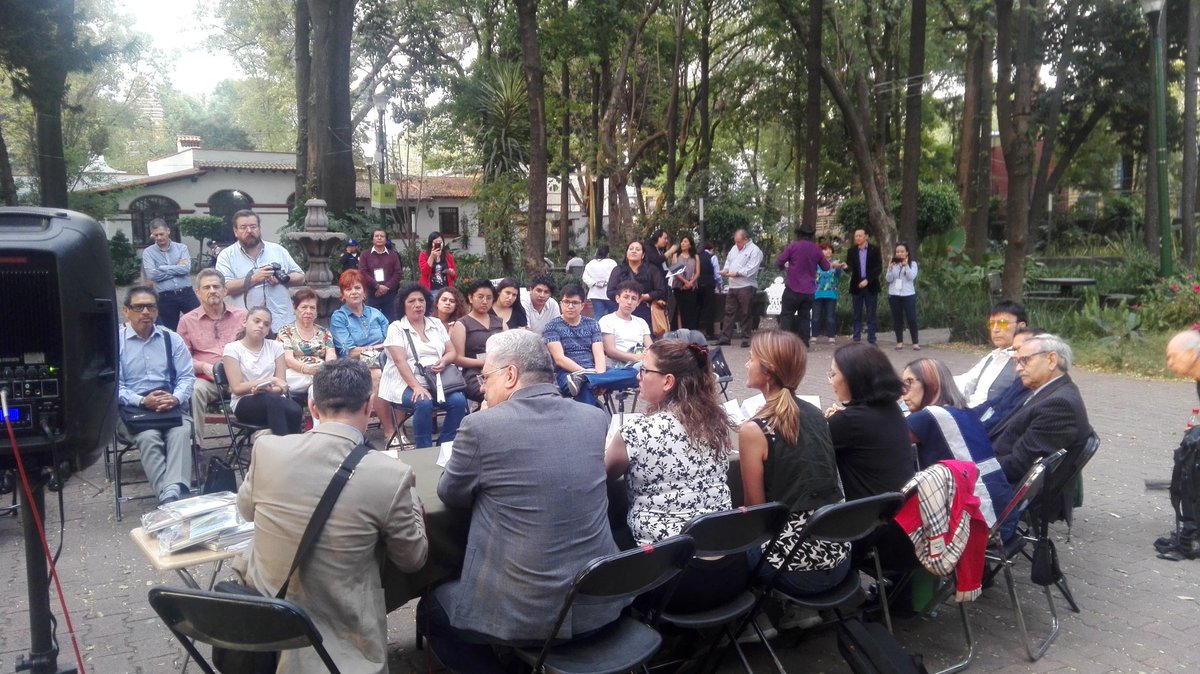 GeneralCoyoacan's tweet photo. Tras una larga jornada, todo un éxito resultó el primer Maratón de escritores de la Alcaldía de #Coyoacán

Agradecimientos especiales a todos y cada uno de los trabajadores, escritores y participantes del evento.

#DiaDelLibro #EntradaLibre https://t.co/uVSqfWRgAD