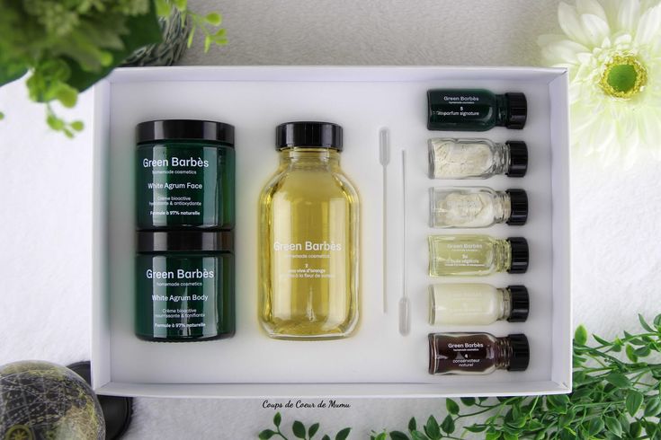 GreenBarbes's tweet photo. Découvrez le Kit White Agrum de Green Barbès: le fruit d'un savant équilibre entre botanique et cosmétologie. Il offre tout le nécessaire pour fabriquer soi-même 2 crèmes bioactives Visage &amp; Corps aux actifs naturels hydratants et nourrissants 🌴💚 https://t.co/7ofGgz5M8B