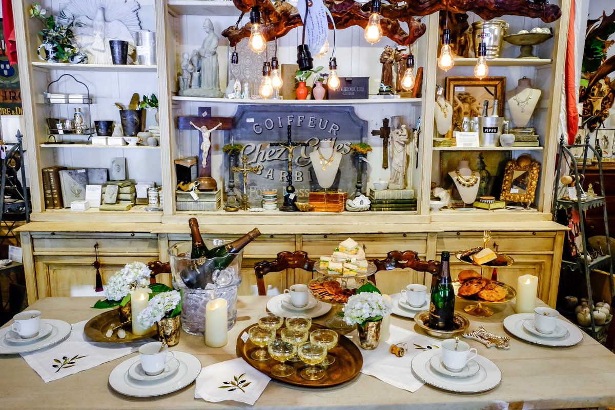 Laurier_Blanc's tweet photo. Thrilled to host this year’s @dashonover big raffle item, which raises funds for @dwellwithdignity! ⁣
⁣
Raffle tickets are $5 each and available for purchase on https://t.co/8o5ix9Ii9o and in our gallery! https://t.co/NE9y2BMxKl