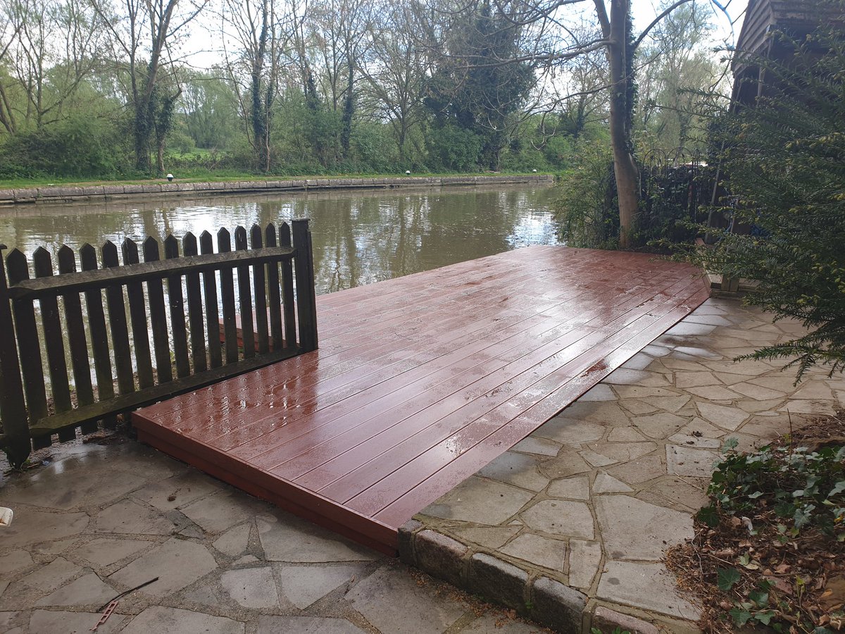 SanDroidUK's tweet photo. RT dinodecking "RT robfca11: dinodecking mooring replaced with dino decking. Looks great. https://t.co/tlG1Nt0tOj"