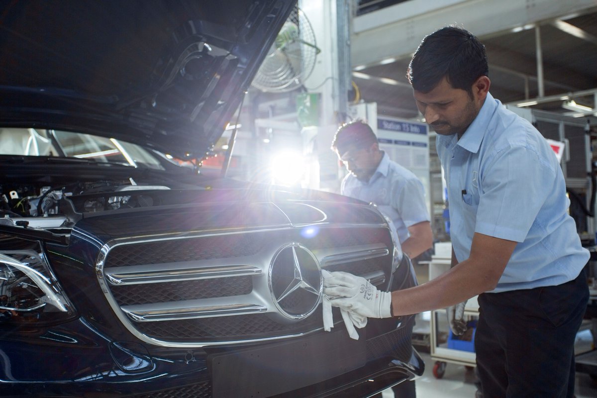 MercedesBenzInd's tweet photo. Every masterpiece deserves a few finishing touches. Thank you for being a part of our journey. #MakingOfAStar #25YearsOfMercedes https://t.co/6s9rqvfgFF