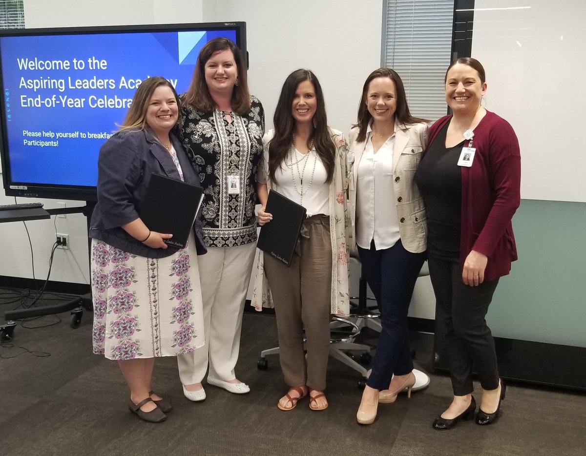 JoycelynLawson1's tweet photo. So excited to see another Aspiring Leaders Academy cohort celebrate the conclusion of their year. These leaders are phenomenal! https://t.co/0woIxOJST5