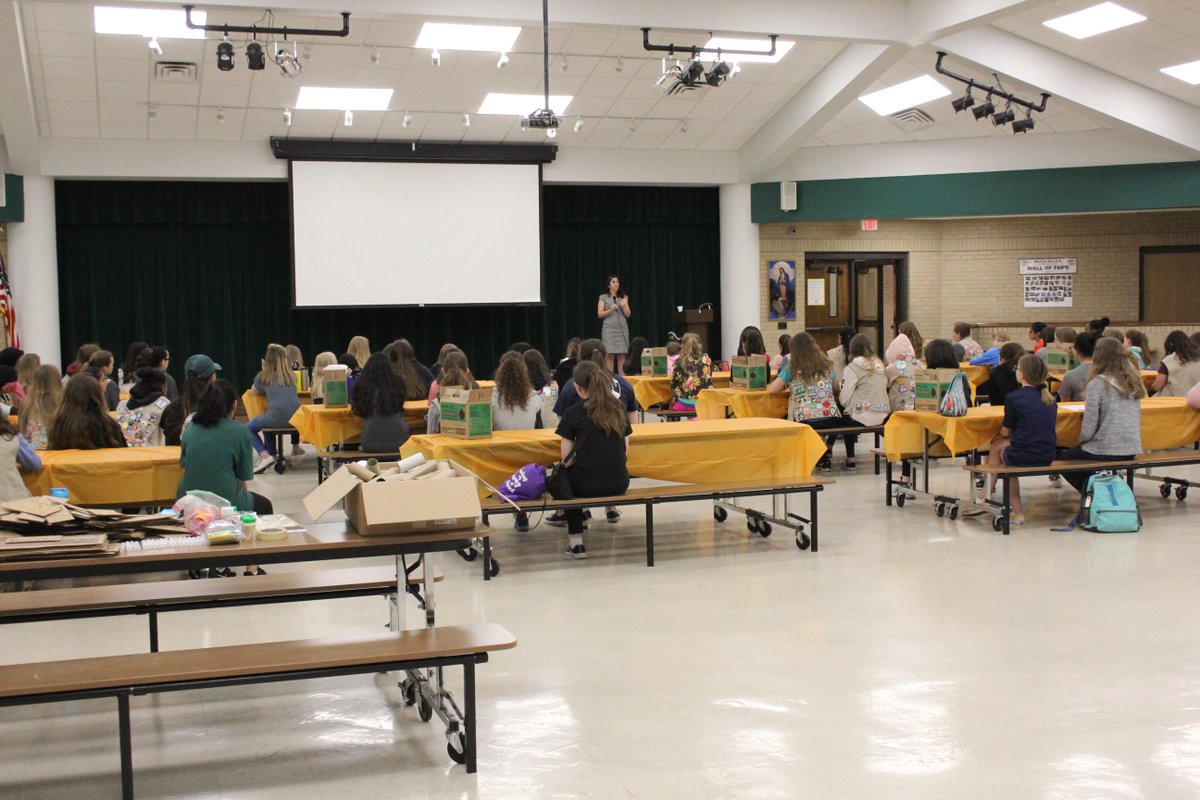 GSAmeliaM's tweet photo. The awesome @TexasOncology surgeon Katrina Birdwell inspired 80 #GirlScouts at my prosthetic engineering badge workshop last weekend. She spoke about medical school, being a surgeon and amputation. #STEM #LLAM https://t.co/tU5apEEtzS