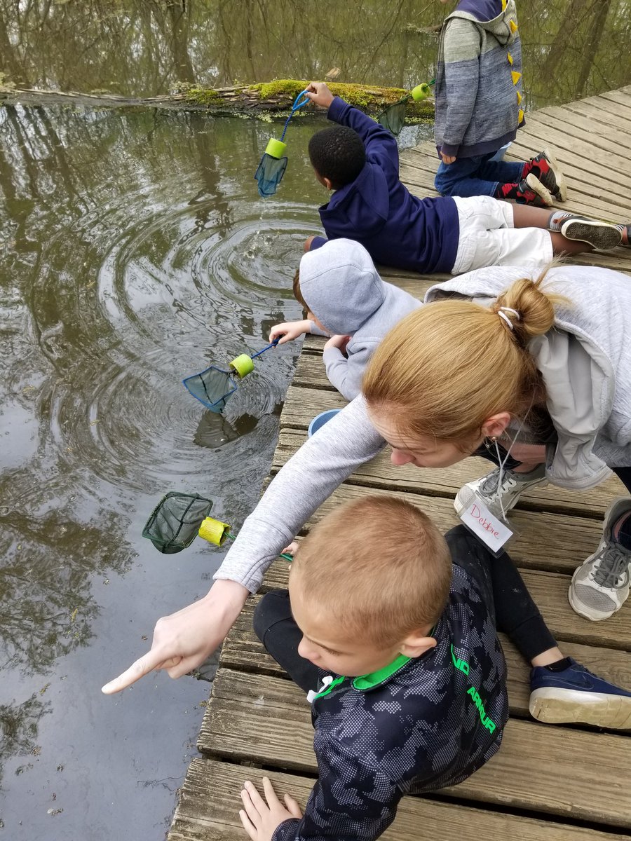Tresnola's tweet image. Second grade loves Rowe Woods at the  Cincinnati Nature Center! @CountryDay @CCDdreamteam #outdooreducation #animaladventure #engineeredforfun