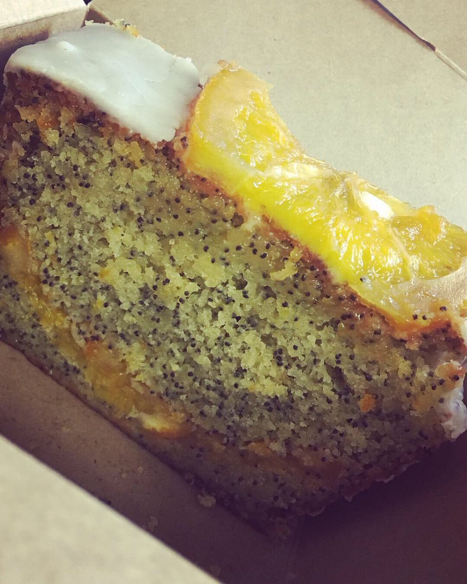 RCoffeeUK's tweet photo. When your lovely customer gives you cake presents and it’s the cake of all cakes - thanks so much lovely Lucy @BurgessCafe - I have enjoyed your fine baked goods and also happy to admit that I did not share 😍🍰 #cakepresent #manchester https://t.co/oxFz8qmEPp