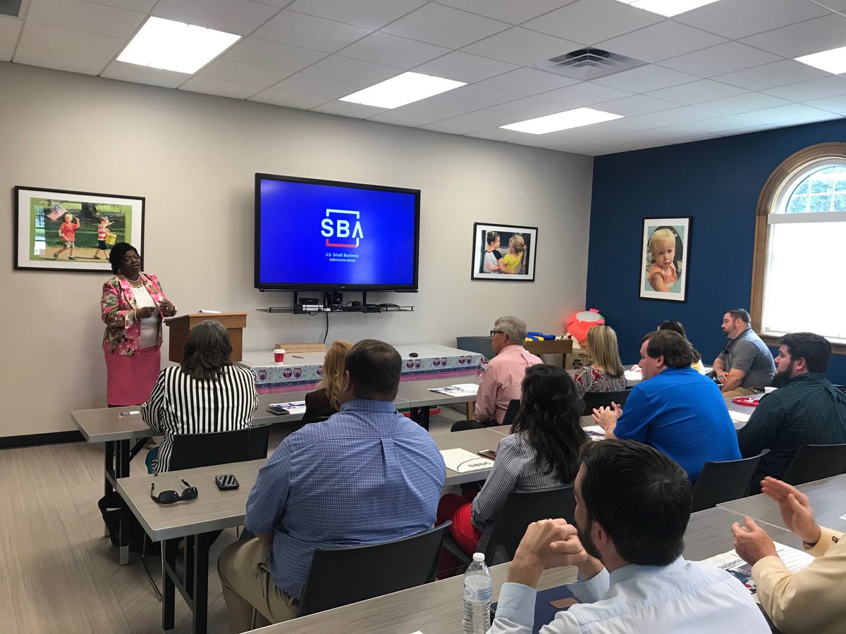 TalktoVC's tweet image. ⁦@SBA_Louisiana⁩ in action at ⁦@RchlndLAChamber⁩ talking to local bankers.