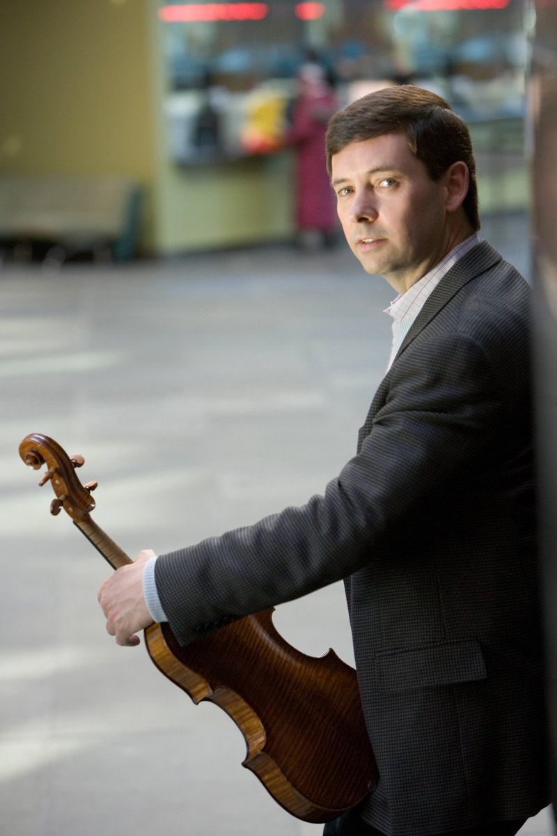 IC_HongKong's tweet image. Tomorrow, 11AM-12PM HKT: #IC2019 Distinguished Guest Artist, violist Roberto Díaz, CEO of our partner @CurtisInstitute, and Composer Fellows Peter Dayton and Wei Dai, on @rthkhk Radio 4's "Artbeat" discussing their work and this year's #IC! Listen here:
rthk.hk/radio/radio4/p…