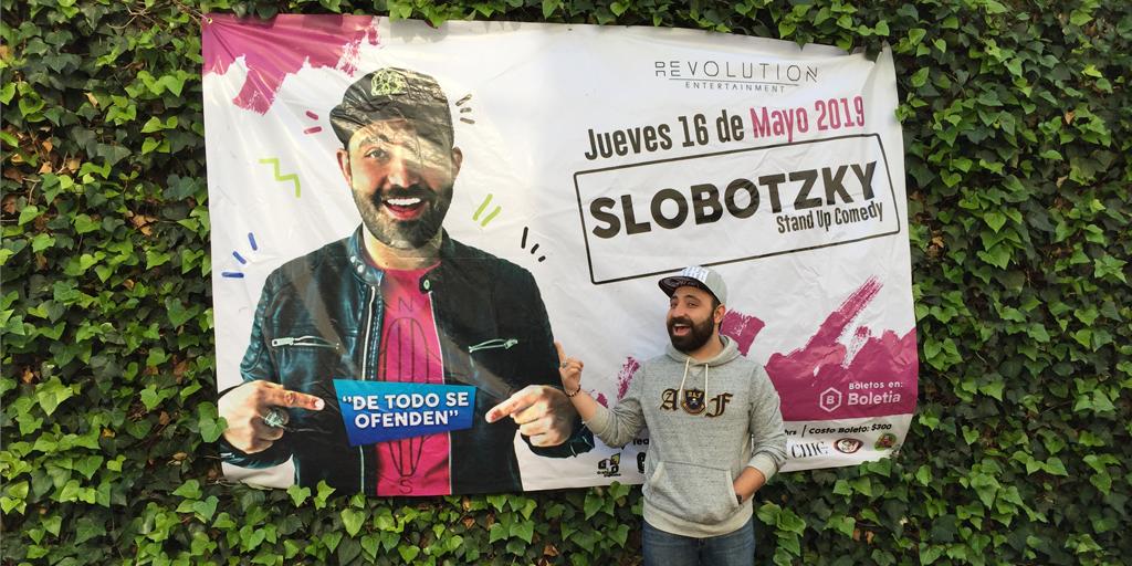 RevolutionTol's tweet photo. @slobotzky_ en #EBC Campus #Toluca ¡listo para la rueda de prensa!

#SlobotzkyenToluca #StandUp #StandUpComedy #Mexico #RevolutionEntertainment https://t.co/eb5vhSfyuC