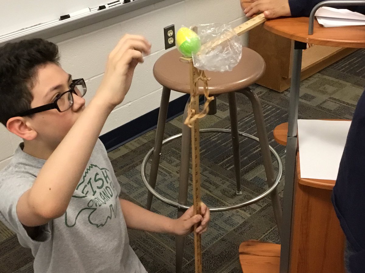 brgolub's tweet photo. Do you know what a carom is? Students are learning about potential and kinetic energy with a bungee. #Brookridge512 #fortheloveof5th https://t.co/XbdrNhc2X8