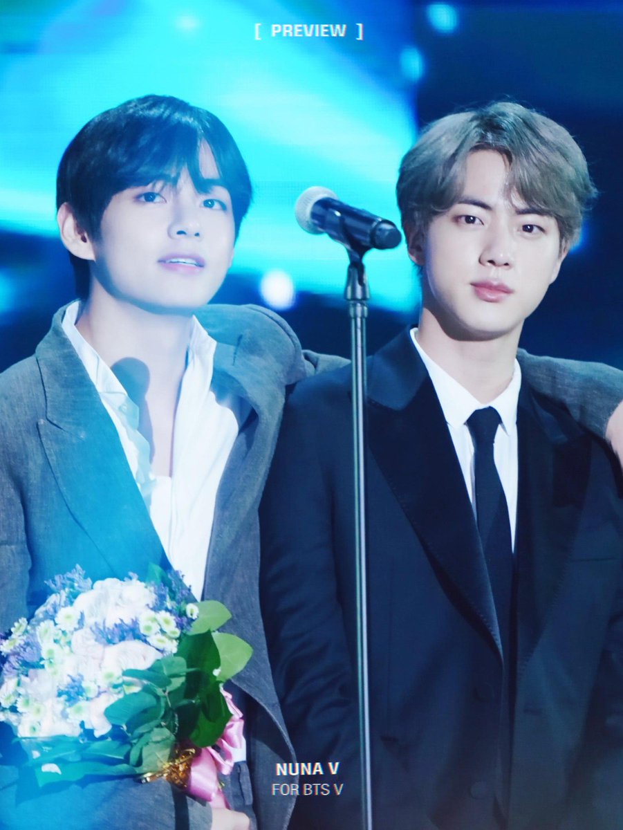 _nuna_V's tweet photo. [PREVIEW] 190424 더팩트뮤직어워즈
상타써💕💕
#태형 #방탄소년단뷔 #BTSV #Taehyung 
#BBMAsTopSocial BTS @BTS_twt https://t.co/SxXORjDVmJ