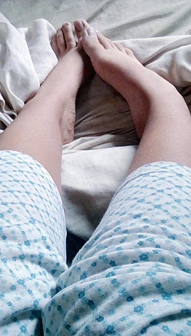 I do not deserve to go out to work, that's what you do nasty pig you must give me money. While I rest<a href="/tag/footfetish"class="tags"><span>#footfetish</span></a><a href="/tag/femdom"class="tags"><span>#femdom</span></a><a href="/tag/feet"class="tags"><span>#feet</span></a><a href="/tag/fetish"class="tags"><span>#fetish</span></a><a href="/tag/foot"class="tags"><span>#foot</span></a><a href="/tag/paypal"class="tags"><span>#paypal</span></a>