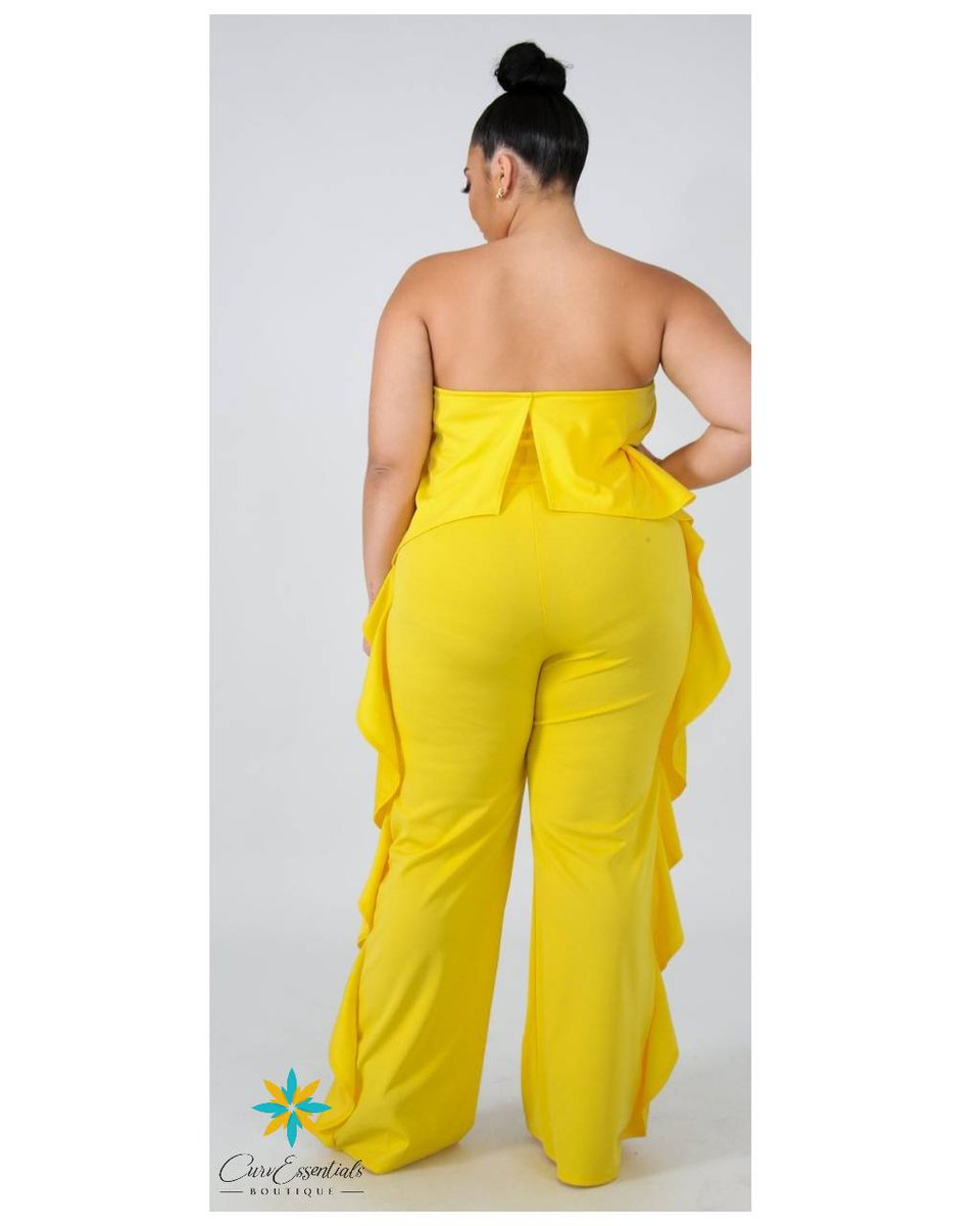 CurvessentialsB's tweet image. Oh wait. Imagine your curves, this bright color and those ruffles. 1XL-3XL. $48.50. Sway Bright Jumpersuit.
#CurvEssentialsBoutique  #WhereCurvesAndConfidenceCollide #CurvyWomen #CurvesAreBeautiful #curvesdontdiscriminate #womeninbusiness #blackownedbusiness #buyfromablackwoman