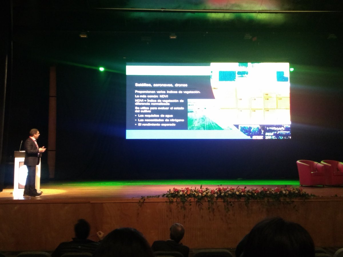 Transforma_Alim's tweet photo. 'La tecnología de agricultura de precisión brinda oportunidades para mejorar la eficiencia del riego y fertilización", destaca Guy Sela, de Cropaia, en #agrofoodsummit @IncubatecUFRO https://t.co/AuBuAWd0Th