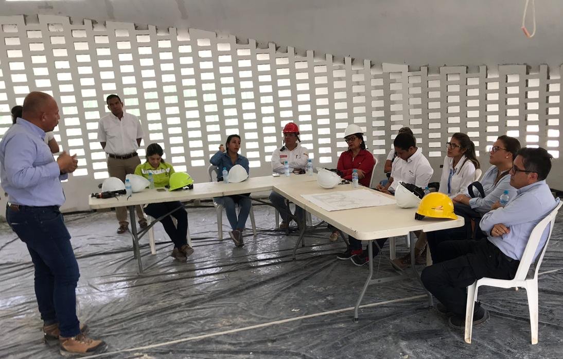 vivian_eljaiek's tweet photo. En esta visita nos acompañaron representantes de @RefineriaC, @Cementos_Argos #PuertoBahía #Ajover #Oiltanking #Harina3Castillos #Tenaris y #Lhoist. https://t.co/t8Xf304zM0