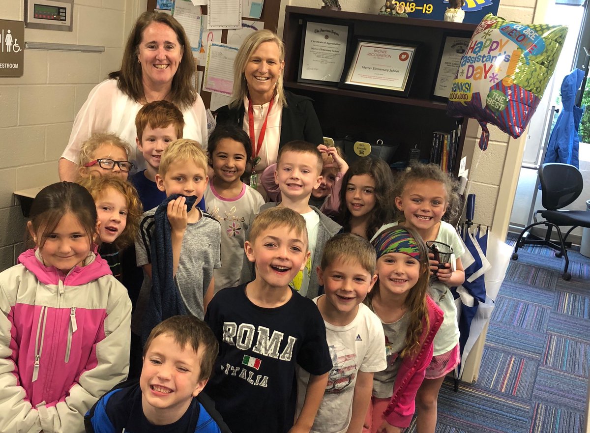 ⁦@goMercerEagles⁩ ⁦@HaleyTemple11⁩ K class celebrates Ms Nanette, Ms Ann on Administrative Asst Day! We are sooo appreciative of you both! #totalsupport ⁦@FHSchools⁩