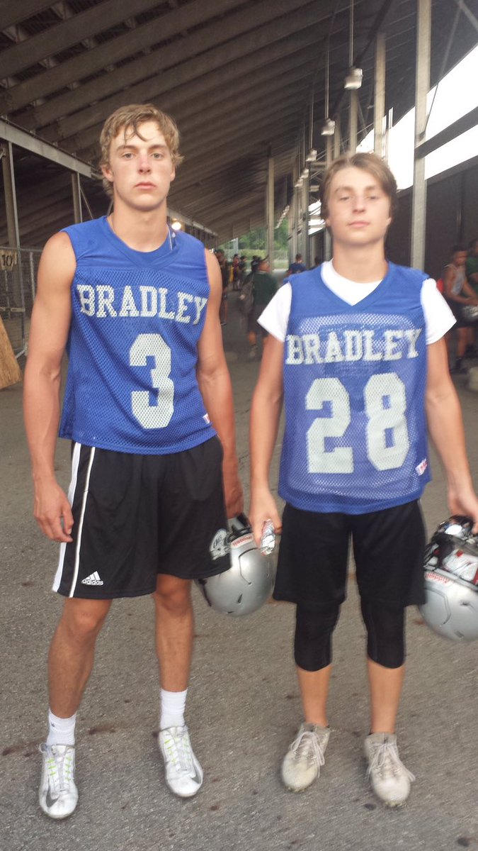 DufferJack's tweet photo. Happy birthday lil bro! Much Luv❤️🤟🏻Already know you boutta ball out next year😈 Stay up! https://t.co/mdeP82ILhc