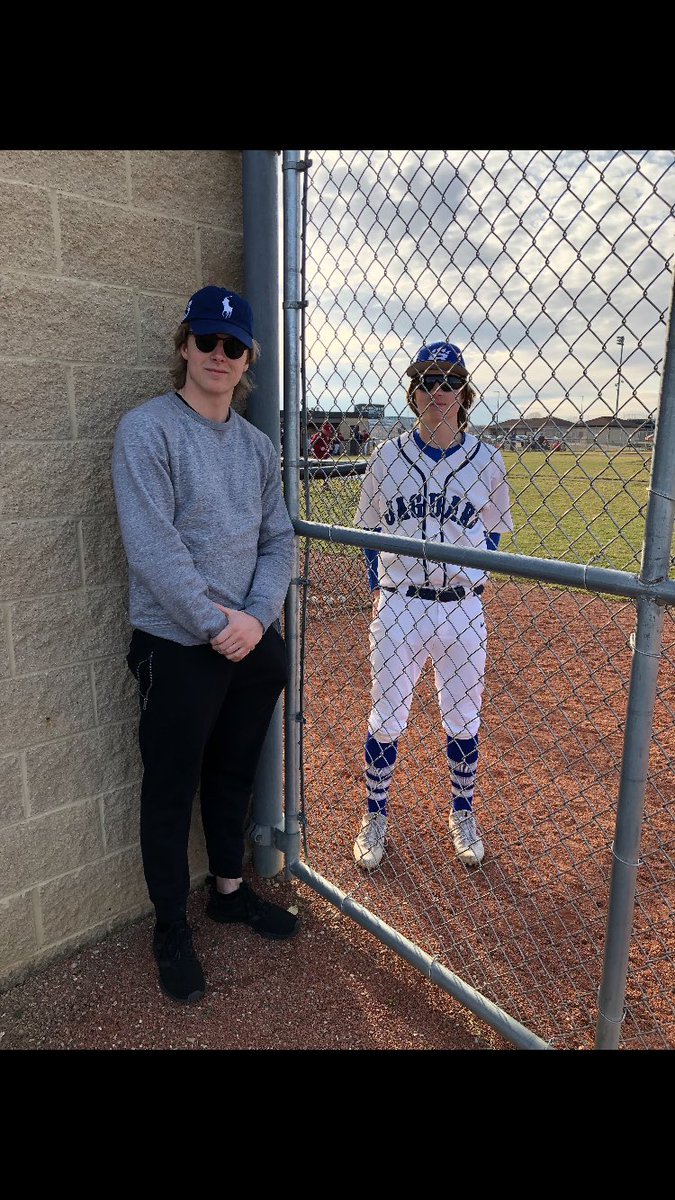 DufferJack's tweet photo. Happy birthday lil bro! Much Luv❤️🤟🏻Already know you boutta ball out next year😈 Stay up! https://t.co/mdeP82ILhc