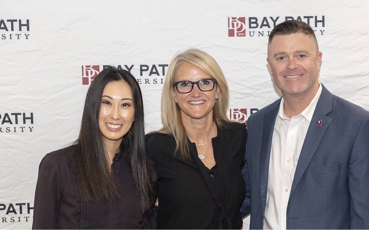 BayPathWLC's tweet photo. Already missing #BayPathConf speaker Mel Robbins? We are, too. Get a little more Mel in your life with her 7 strategies to become more visible at work. 5,4,3,2,1 ... GO! https://t.co/MLNiMPEvke https://t.co/ros1oZAyov