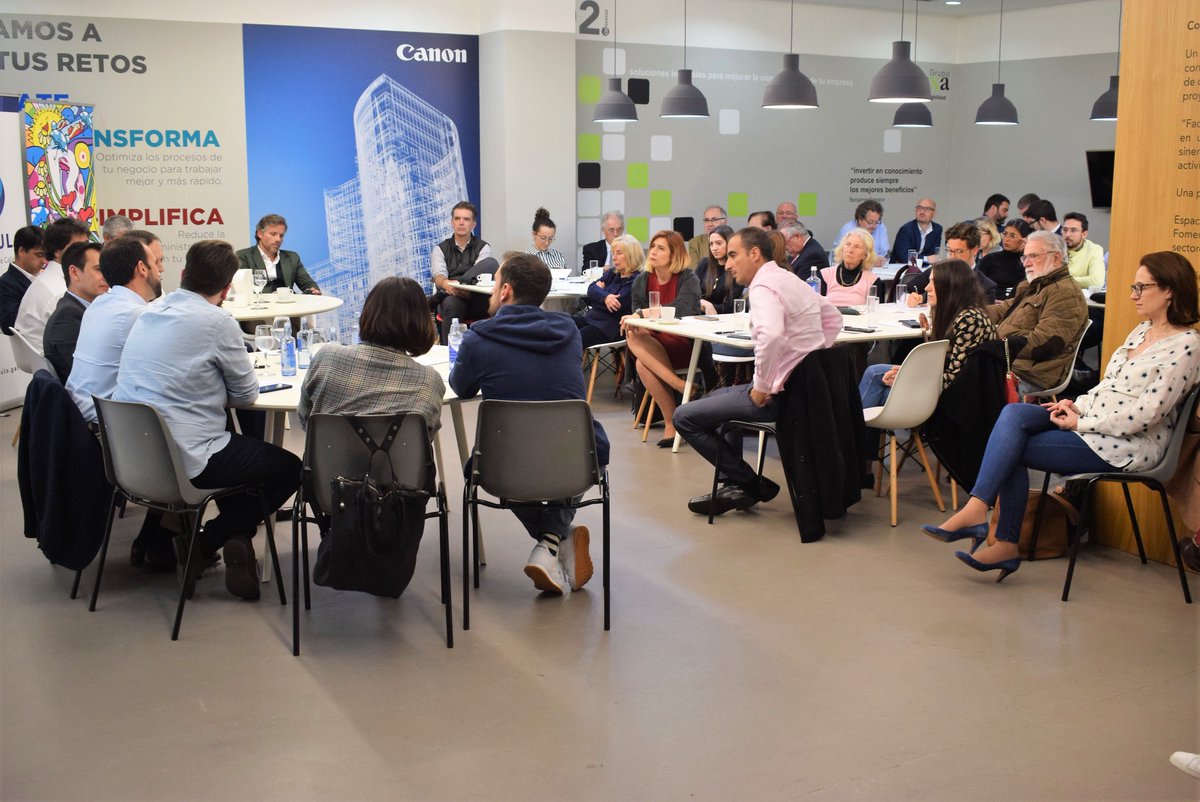 circulogalicia's tweet photo. No tenemos todo el conocimiento, ni todo el conocimiento que tenemos es válido. Principio básico, asumido por actores emprendimiento corporativo en Galicia, empresas que favorecen la innovación a través de la interconexión con startups o pequeñas empresas de base tecnológica. https://t.co/6KnX6g3AKN