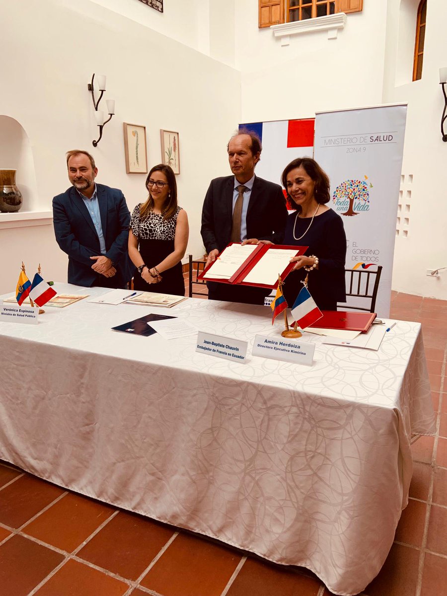 CoalitionPLUS's tweet photo. #EQUATEUR - Bravo à notre membre @CKimirina, qui vient de signer une convention de financement avec @FranceEquateur ! 🙌 

Un engagement fort pour :
➡️Répondre à la crise migratoire #Venezuela en matière de #VIH #sida
➡️Renforcer la prise en charge des populations vulnérables https://t.co/8meydFxJ9E