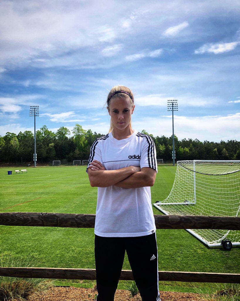 AdelaideAGay's tweet photo. Me (with my eyes): buy stuff. #beyes #smeyes 📸😎@soccerdotcom 😎📸 https://t.co/ePkf0ZPBSR