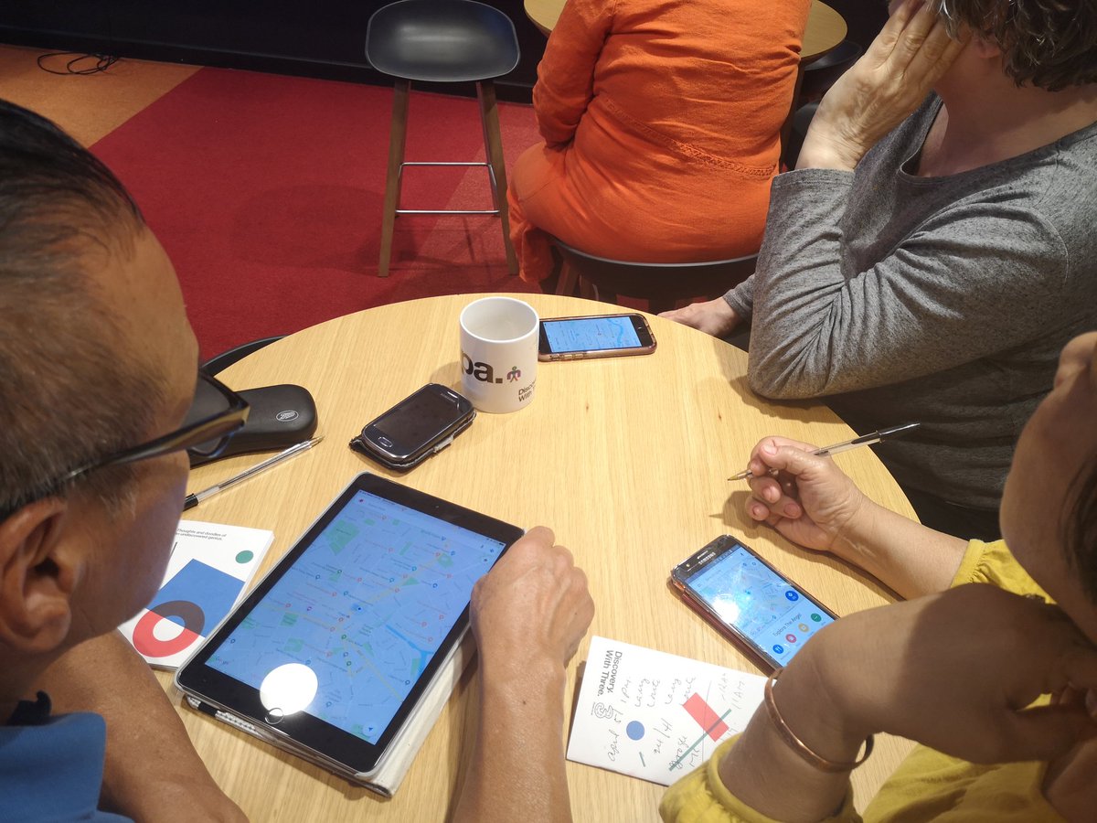 ThreeDiscovery's tweet photo. Full house this afternoon for our @googlemaps session. We'll have this lot navigating like pros in no time!🚶🚶‍♀️🚍🚆 #DigitalSkills #AdultLearning #DiscoveryForAll #GoogleMaps https://t.co/x2CnLglEd7