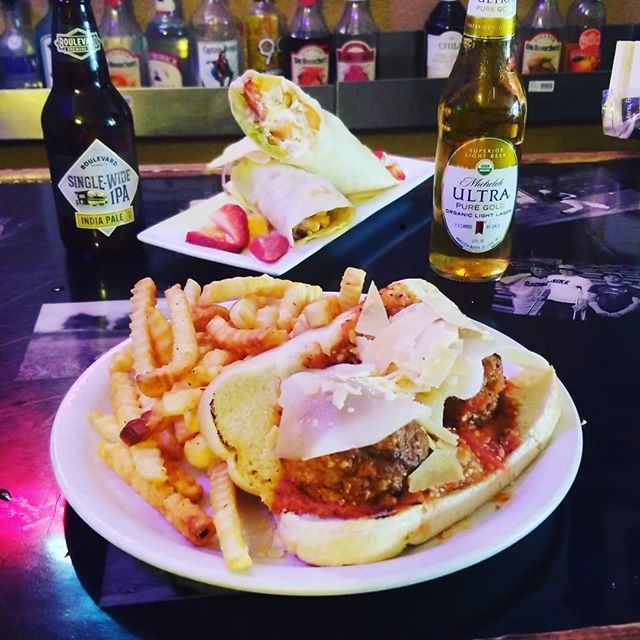 jhowardscafe's tweet photo. The Meatball Sammy.... Crispy Chicken and Fruit Wrap... https://t.co/oPKQoalCnH