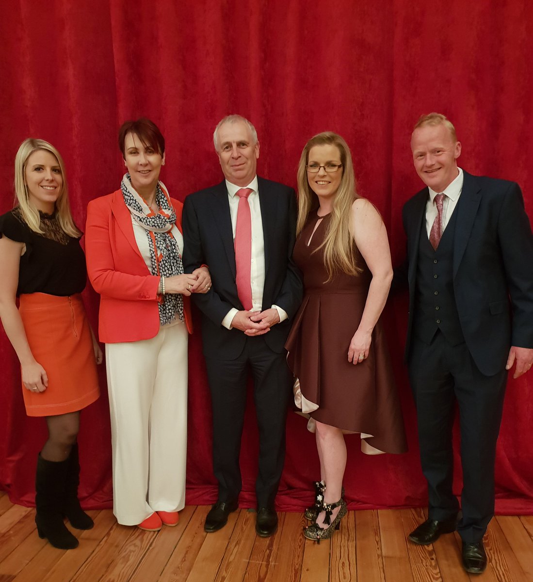 Peterhynes15's tweet photo. Wonderful afternoon with @Paulahynes4 and great friends who have always supported & inspired us @DonalWhelton @lorcanharding @Crede_TigersEye , Sam Sampson @volac_ltd at the @TalamhAwards @TheRDS #RDSSpring https://t.co/q9Xs8zgMnP