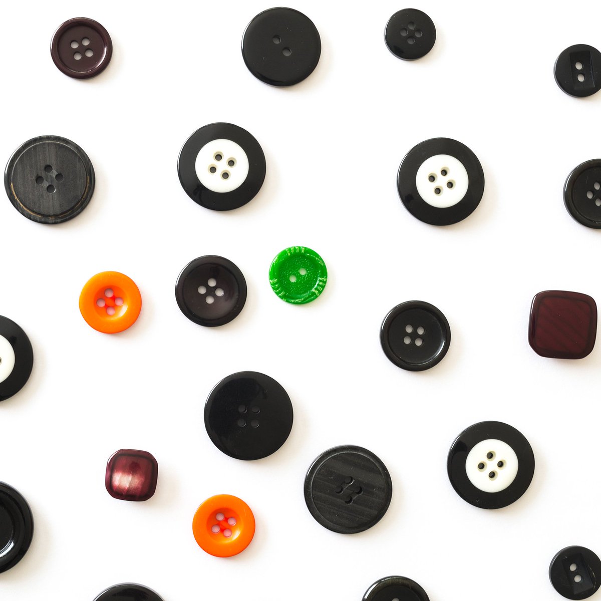 So many buttons, so many options. The right pairing can add a flair of detail and functionality to any garment. What is your favourite item to accessorize with?

#Reliable #RightThereWithYou #Iron #Quilting  #Fabric #Fashion #Sewing #Steaming #Tailor #Steamstress