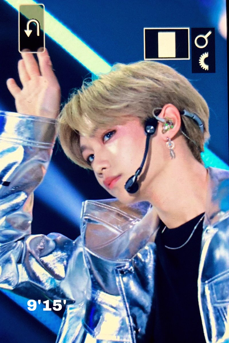 freckledlix's tweet photo. ˗ˏˋ day three-hundred and fifty-six ˎˊ˗

credits: @? #StrayKids #LeeFelix #CLÉ1_MIROH #StaysWithChan https://t.co/zBHwX3KHhC