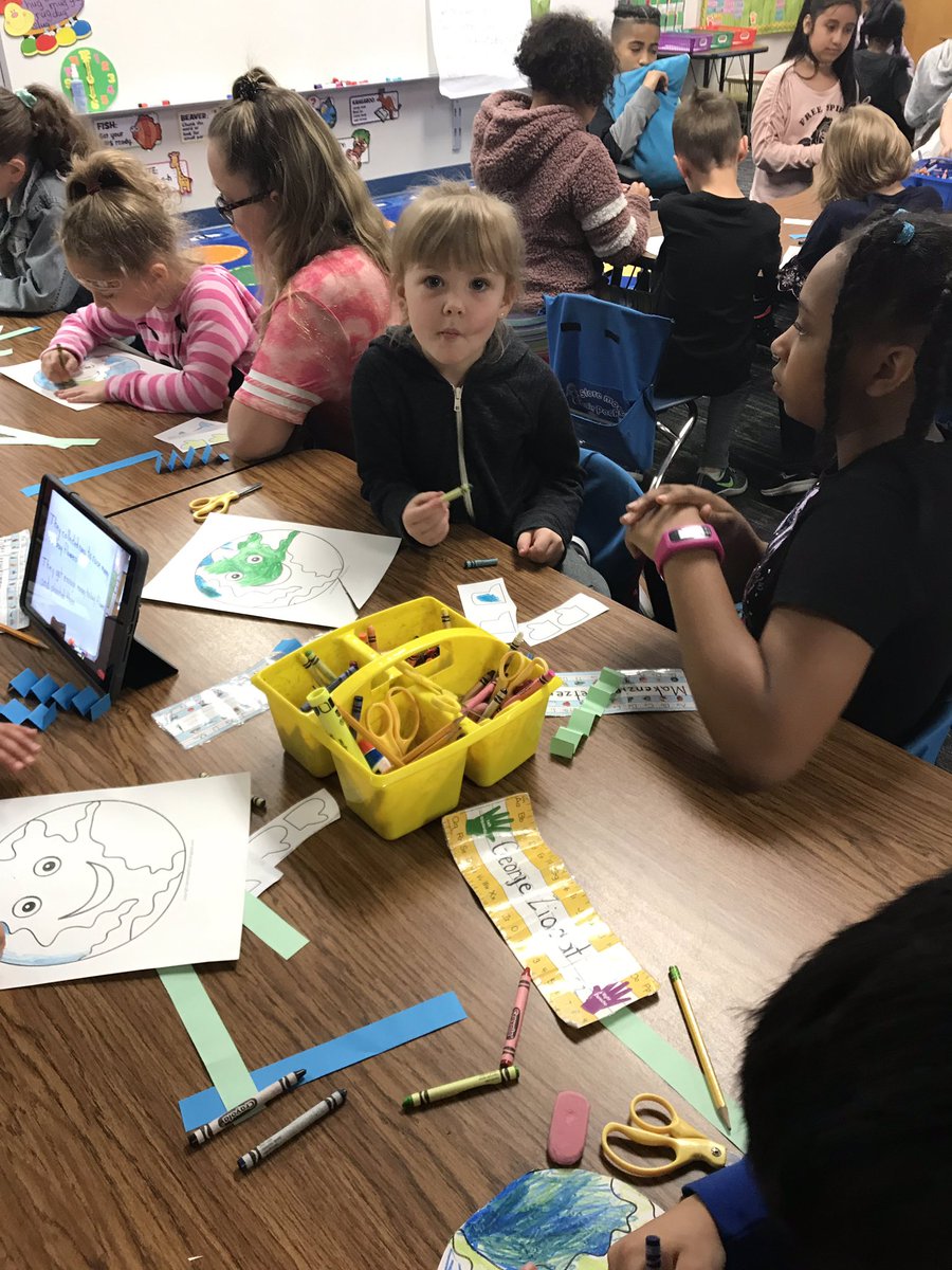 MsBreitweiser4's tweet photo. Earth Day Fun with our buddies! 
@mrsjwilson102 @cdaviswnes 
#EarthDay2019 https://t.co/03IG0iNwKJ