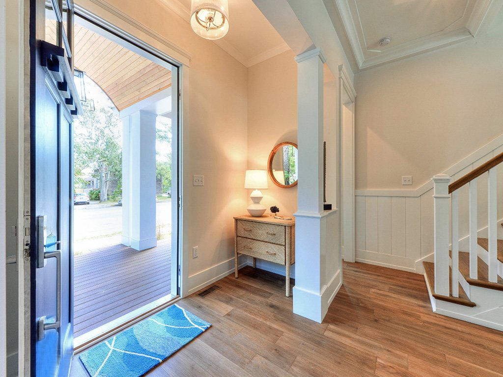 OfficialTCHDE's tweet photo. Everyone deserves an entry way that says, "welcome".
#customhome #homebuilder #customhomes #beachhouses #coastaldesign #designbuild #delawarebeachhomes #customhomesdelaware #entry #welcome #interiorsofinsta #buildersofinsta #houzz @homebuilders https://t.co/4olqaga5H0