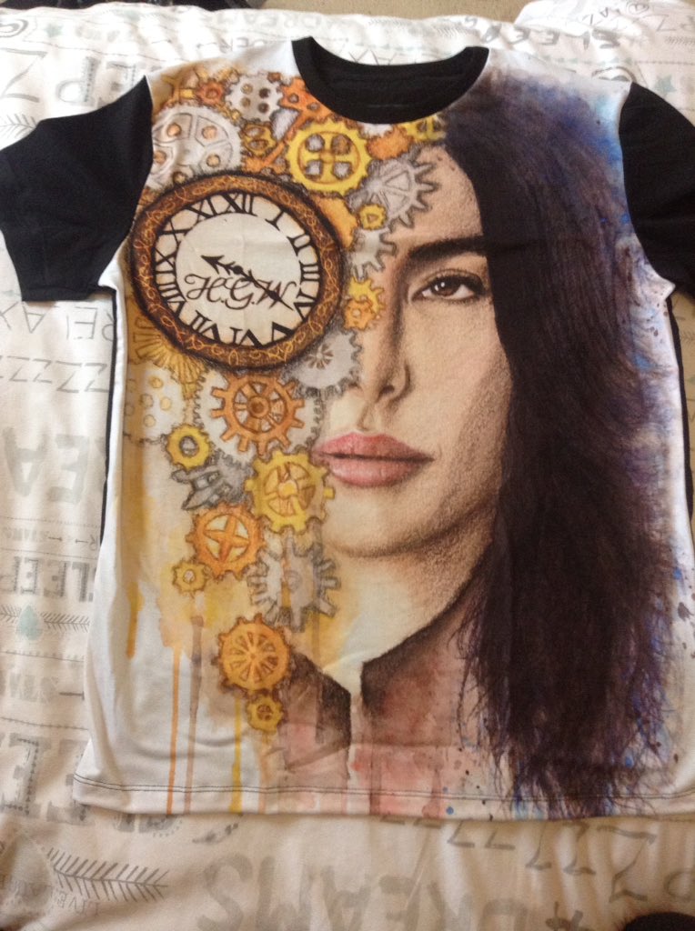 esmee361980's tweet photo. @MsJaimeMurray my brand new HG top. I love it. What do you think? 💘 https://t.co/c6uQuv59l6