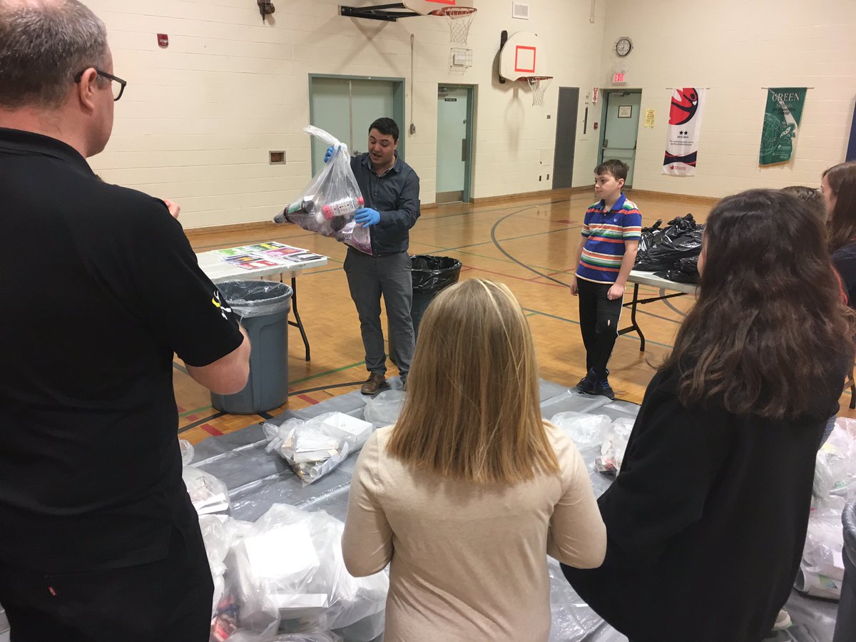 LimestoneDSB's tweet photo. This week on #LearninginLimestone we visit @BathPS_LDSB to learn more about @ON_EcoSchools & school waste audits. #recycle #reuse #sustainability @SustainableDan https://t.co/B7cNf1ka7E