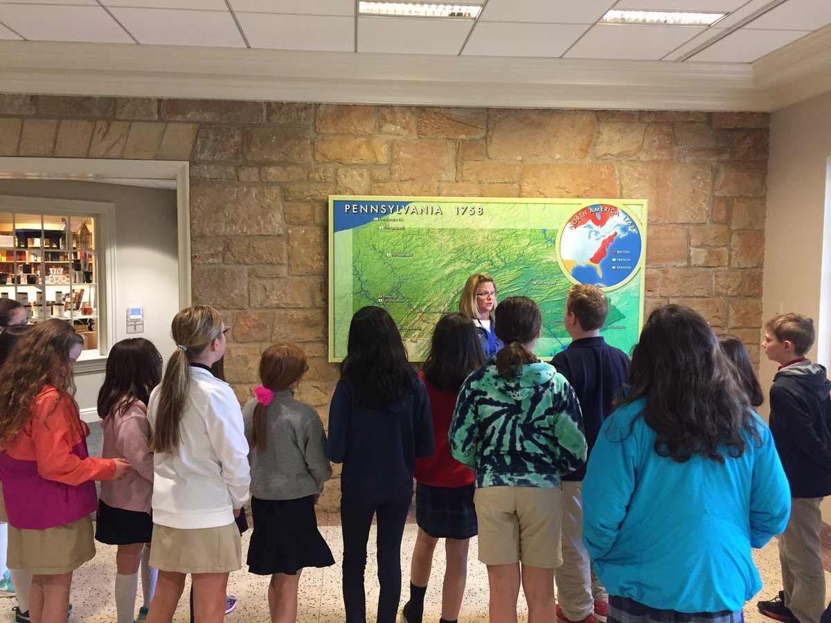 MOS_School's tweet photo. 5th grade learning all about the French and Indian war at Fort Ligonier #MOSS #CatholicEducation https://t.co/VjYOhmMrZ0