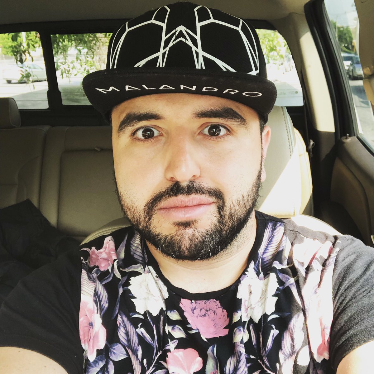 mikesalazar_tv's tweet photo. La ventaja de ser cachetón es que cuando te hacen cirugía para sacarte la 🦷 del juicio no se te nota tanto la inflamación. 😁 A chingar a su madre pinche muela pedorra! #paquenacía #cachetes #cachetones https://t.co/1qxJpvjn6s