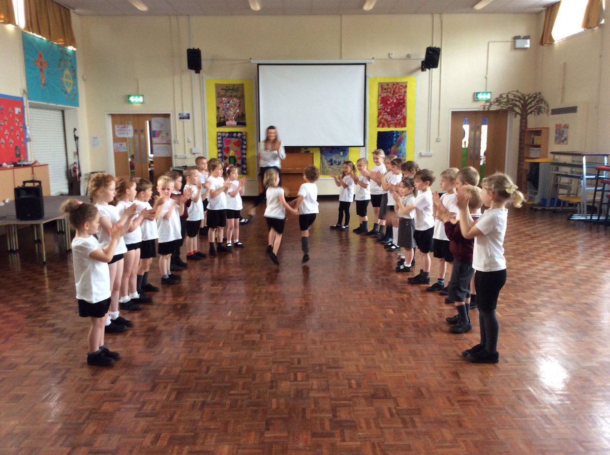 AllSaintsTraff's tweet photo. Reception Class were brilliant in PE today, having a go at some country dancing πππΌπΆπ»π€©#skiptothebeat #clap #skip https://t.co/q6iF2chQeL