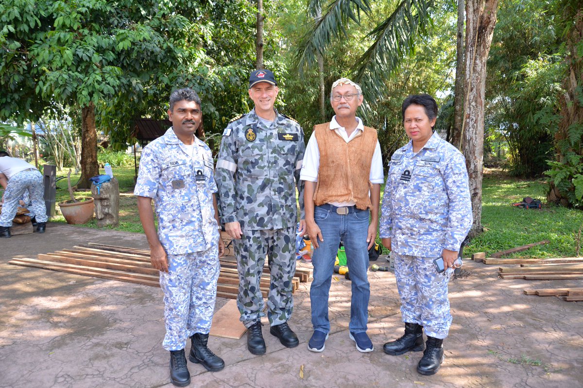 NatHydroCentre's tweet photo. Mutual Respect! Corporate Social Responsibility (CSR) Program between #NavyPeople @NatHydroCentre and @ADFinMalaysia at Mah Meri Cultural Village #PulauCarey. A great experience for everyone.

#NavyUpdate 
#IPE19 
#HMASCanberra 
#HMASNewcastle 
@tldm_rasmi https://t.co/Si3r8uVEe8