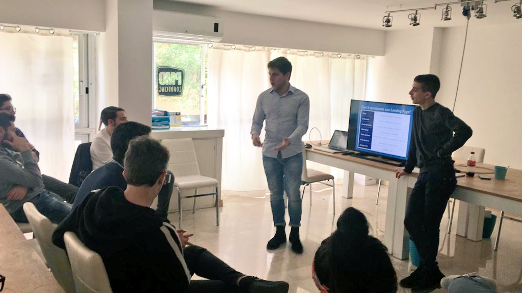 opinnoitaly's tweet photo. Ad #Upshift #Palermo, dopo la pausa di Pasqua, i nostri ragazzi cominciano oggi il #workshop per andare online con i propri progetti!
Costruiamo insieme a @Solarys97 e a @hypnodev le #landingpage! @jaItalia @UNICEF @UNICEF_Italia @my_grants https://t.co/LAu0DH7ekS