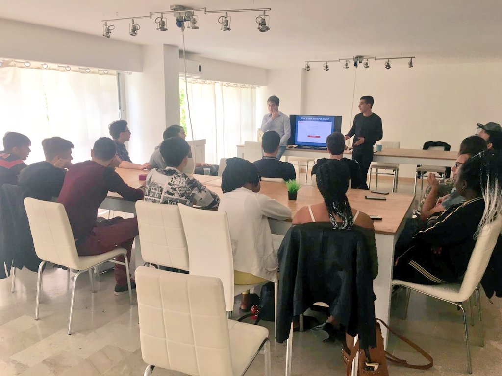Ad #Upshift #Palermo, dopo la pausa di Pasqua, i nostri ragazzi cominciano oggi il #workshop per andare online con i propri progetti!
Costruiamo insieme a <a href="/Solarys97/">Andrea Sena</a> e a <a href="/hypnodev/">Cristian Cosenza</a> le #landingpage! <a href="/jaItalia/">JA Italia</a> <a href="/UNICEF/">UNICEF</a> <a href="/UNICEF_Italia/">UNICEF Italia</a> <a href="/my_grants/">Mygrants</a>