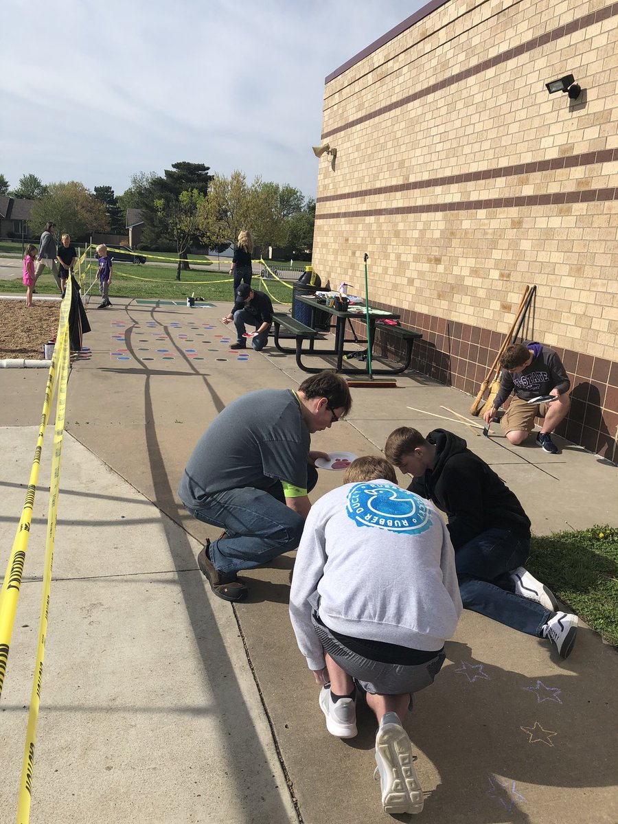 allencmca's tweet image. Shout out to @MrsMaldonado_2  and @Ms_Shook and her students for painting a problem solving mat, sensory paths, and games on our playground at #eeslearn.  We appreciate you! @USD418